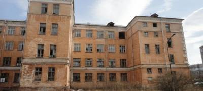 Жители намерены спасти от сноса здание заброшенной школы в Петрозаводске - stolicaonego.ru - Петрозаводск