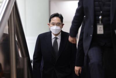 Пак Кынхе - Ли Чжэен - Главу Samsung приговорили к двум с половиной годам тюрьмы - kp.ua - Южная Корея