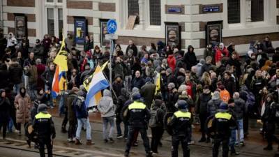 В центре Амстердама полиция жестко разогнала антиправительственный протест против карантина - ru.espreso.tv - Голландия - Амстердам