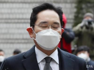 Пак Кынхе - Ли Чжэен - Вице-президента Samsung приговорили к тюремному заключению за взяточничество - gordonua.com - Южная Корея - Сеул