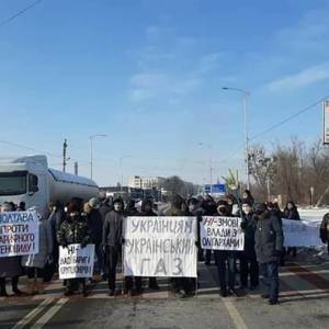 Протестующие в Полтаве перекрыли трассе Киев-Харьков. Фото - reporter-ua.com - Киев - Харьков - Полтава - Тарифы