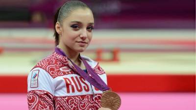 Валентина Родионенко - Алия Мустафина стала тренером молодежной сборной России по гимнастике - vesti.ru - Токио