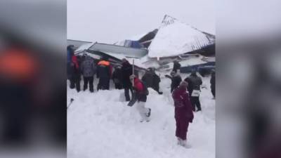 Видео с места схода лавины на горнолыжный курорт Домбай - russian.rt.com - респ. Карачаево-Черкесия