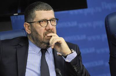 Борис Менделевич - Депутат рассказал, как согреться после крещенских купаний - pnp.ru