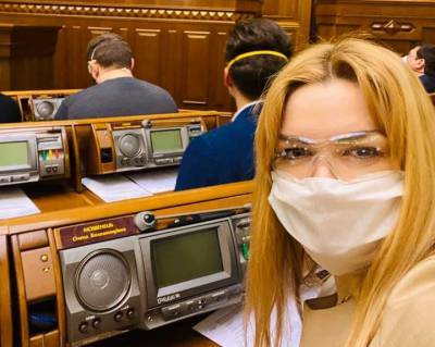"Слуга" Мошенец считает коронавирус биологическим оружием - news.bigmir.net