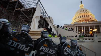 Джо Байден - Входы в Капитолий США заблокировали в связи с угрозой безопасности - polit.info - США - Вашингтон