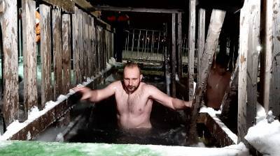 От греха подальше. Мороз и ковид отпугнули липчан от Крещенских купаний (фото и видео) - lipetskmedia.ru - Липецк