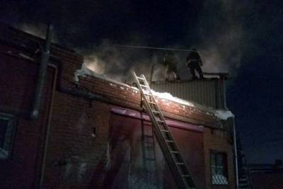 Опубликовано видео смертельного пожара в новосибирском гаражном комплексе - tayga.info - Новосибирск