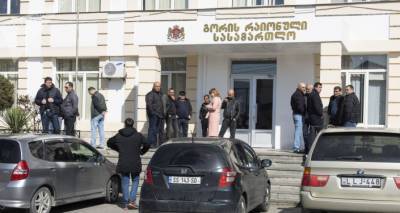 Захвативший заложников в Каспи бывший полицейский будет ждать приговора в тюрьме - sputnik-georgia.ru - Тбилиси