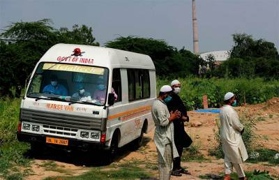 15 человек погибли под колесами самосвала в Индии - ont.by - штат Гуджарат