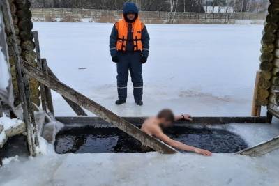 1300 человек окунулись в купели на Крещение в Смоленской области - mk-smolensk.ru - Смоленск - Смоленская обл.