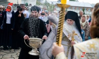 Томичи выстроились в очереди за святой водой - fedpress.ru - Томск - Северск