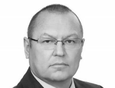 Евгений Куйвашев - Куйвашев посмертно наградил свердловского врача, который боролся с COVID-19 - nakanune.ru - Свердловская обл.