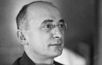 Лаврентий Берия - Фигуры Берии то ли установят, то ли не установят на ВДНХ - readovka.news