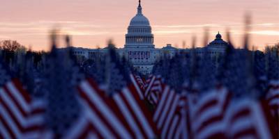 Carlos Barria - Джо Байден - Инаугурация Байдена: в Вашингтоне установили 200 тысяч флагов в честь тех, кто не сможет приехать - nv.ua - США - Вашингтон