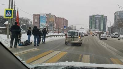 В Воронеже таксист сбил женщину на пешеходном переходе - vestivrn.ru - Воронеж