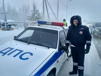 Вологодские автоинспекторы оказали помощь попавшим в ДТП путешественникам - vologda-poisk.ru