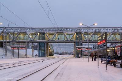 Новый крытый пешеходный мост открылся на железнодорожном вокзале Петрозаводска - karel.mk.ru - Петрозаводск - республика Карелия