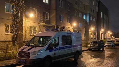Олег Никитин - Соседи нашли убитого петербуржца в парадной Московского района - nation-news.ru - р-н. Московский