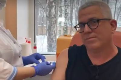 Паскуале Терраччано - Израильский телеведущий решил привиться вакциной «Спутник V» - lenta.ru - Москва - Швейцария