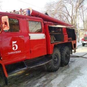 В Запорожье сотрудник ГСЧС в нерабочее время спас ребенка с горящего дома. Фото - reporter-ua.com - Запорожская обл. - Запорожье - Гсчс