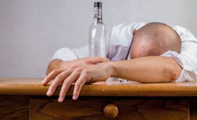 Жэньминь жибао (Китай): действительно ли напитки от похмелья помогут быстро поставить вас на ноги? На самом деле, они лишь замедляют процесс всасывания алкоголя - inosmi.ru
