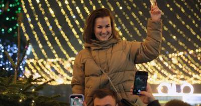 Без массового отсчета времени, но с уличными музыкантами и своей едой: как в Киеве на Софии встретили Новый год - tsn.ua - Киев - Львов