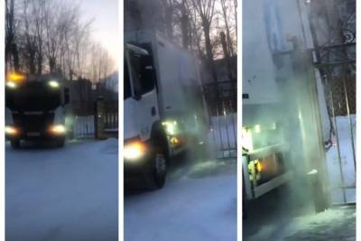 Город заборов: в Новосибирске мусоровоз застрял в воротах многоэтажки - novos.mk.ru - Новосибирск