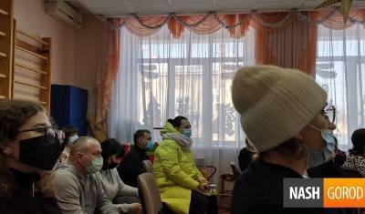 Пётр Вагин встретился в жильцами сгоревшего дома в мкрн Лесной - nashgorod.ru - Тюмень