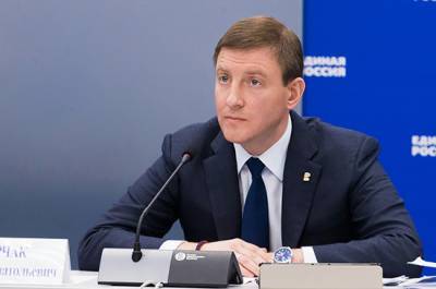 Владимир Путин - Андрей Турчак - В Совфеде оценили действенность выплат по больничным не ниже МРОТ - pnp.ru