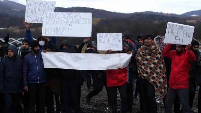 Палаточный городок для мигрантов-погорельцев - ru.euronews.com - Россия - Хорватия - Босния и Герцеговина
