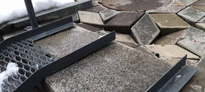Отремонтированная за 15 млн руб лестница на улице Фрунзе в Петрозаводске разрушилась (ФОТОФАКТ) - stolicaonego.ru - Петрозаводск - республика Карелия