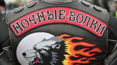 «Ночные волки» поздравили с Новым годом пациентов детской больницы в Москве - 5-tv.ru - Москва
