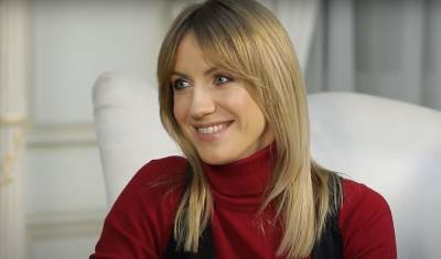 Алеся Никитюк - Леся Никитюк - Леся Никитюк в экстра-мини показала прелести и спереди, и сзади – ах, какие ножки - akcenty.com.ua