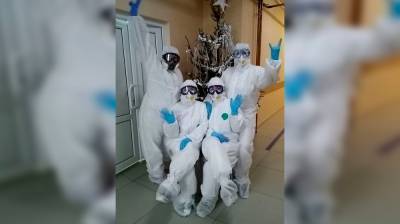 Медики из «красной зоны» поздравили воронежцев с Новым годом - vestivrn.ru - Воронежская обл.