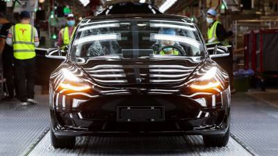 Илон Маск - Илон Маск - Tesla отчиталась о выпуске более 500 тысяч автомобилей по итогам 2020 года и запустила сборку Model Y на шанхайском заводе - itc.ua