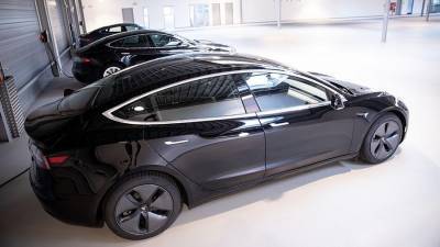 Илон Маск - Tesla в 2020 году доставила рекордное число автомобилей - iz.ru - США - Израиль