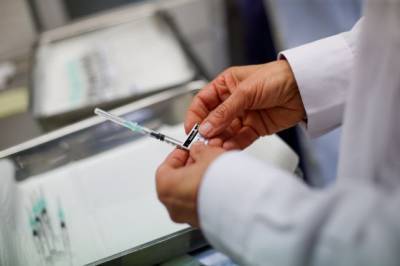 Евросоюз усилил контроль за процессом вакцинации препаратом Pfizer - aif.ru