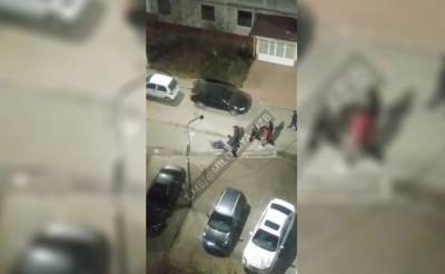 Стали известны подробности ночной драки на Сергели. Двоим подвыпившим мужчинам не понравилось, как пытался припарковаться водитель "Кобальта" - podrobno.uz - Узбекистан - Ташкент - район Сергелийский
