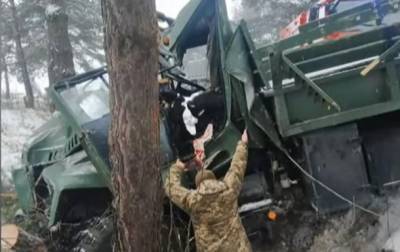 На Львовщине пострадали 13 военных в ДТП - korrespondent.net - Львовская обл.