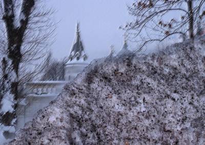 Жители района Измайлово пожаловались на складирование грязного снега на газонах - mskgazeta.ru - район Измайлово