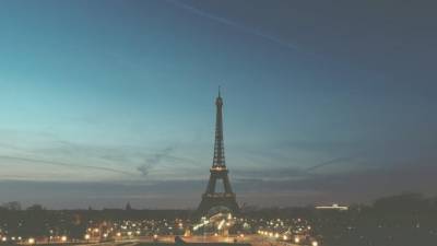 Air France выполнит серию рейсов из России в Париж - piter.tv - Москва - Санкт-Петербург - Париж