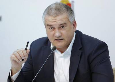 Сергей Аксенов - Остапенко - В Крыму зреет конфликт между чиновниками: С. Аксенов вновь сделал замечание А. Остапенко о наличии очередей в поликлиниках - argumenti.ru - Крым