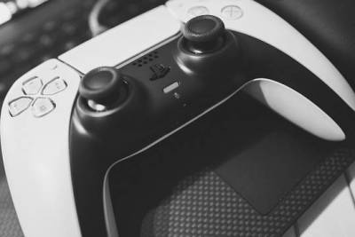 Озвучены сроки появления PlayStation 5 в России - versia.ru