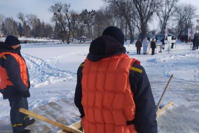 Празднование Крещения на украинских водоемах прошло без эксцессов - lenta.ua - Луганская обл. - Харьковская обл. - Гсчс