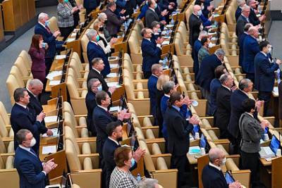 Вячеслав Володин - Василий Пискарев - В Госдуме ответили на вопрос о втором гражданстве депутатов - lenta.ru