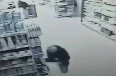 ЧП в магазине Борисполя: на глазах у всех совершил суицид. ВИДЕО - from-ua.com - Киев - Одесса - Борисполь