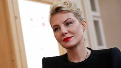 Рената Литвинова - 54-летняя Литвинова намекнула на роман с богатым иностранцем - nation-news.ru