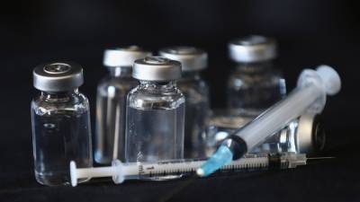 Почему большинство украинцев против вакцинации от COVID-19: социолог назвал 2 фактора - 24tv.ua - Новости