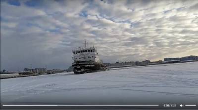 Ледокол напугал рыбаков на Финском заливе - neva.today - Санкт-Петербург